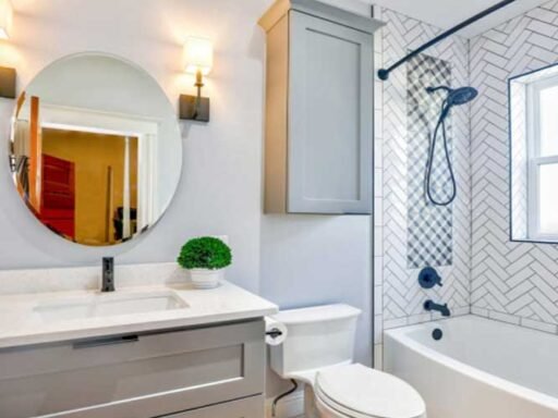 vMistakes to Avoid When You're Remodeling Your Bathroom