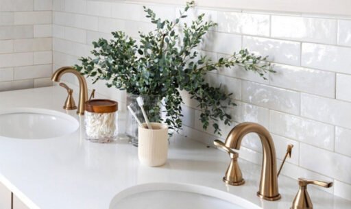 How to Choose the Right Faucet for Your Bathroom or Kitchen