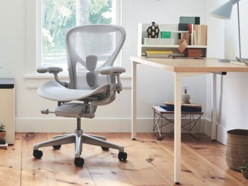 Essential-Considerations-When-You-Buy-Ergonomic-Office-Furniture-Online