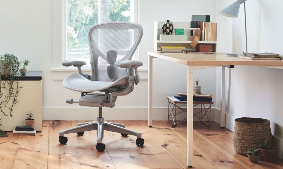 Essential-Considerations-When-You-Buy-Ergonomic-Office-Furniture-Online