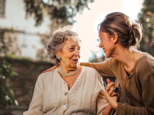 Unlocking The Key Benefits Of Making Use Of A Senior Care Facility For Your Loved One