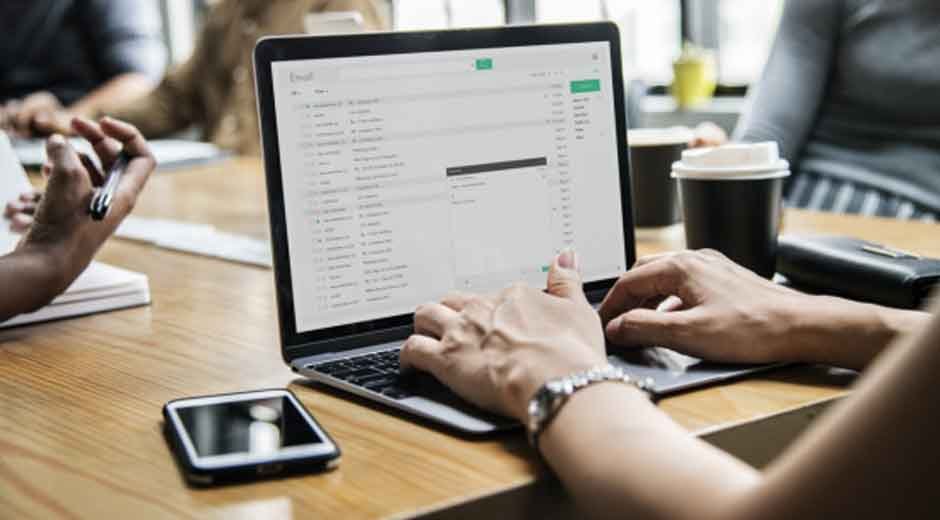 Eight Tips for Personalizing Your Business Correspondence